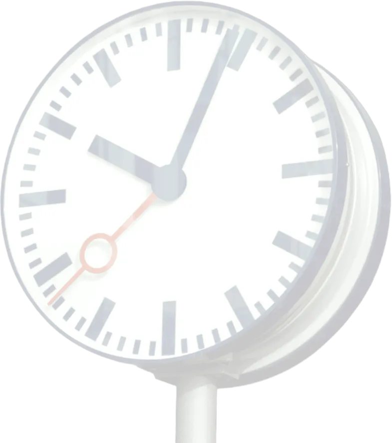 Bahnhofsuhr, die die Zeit 02:05 Uhr anzeigt